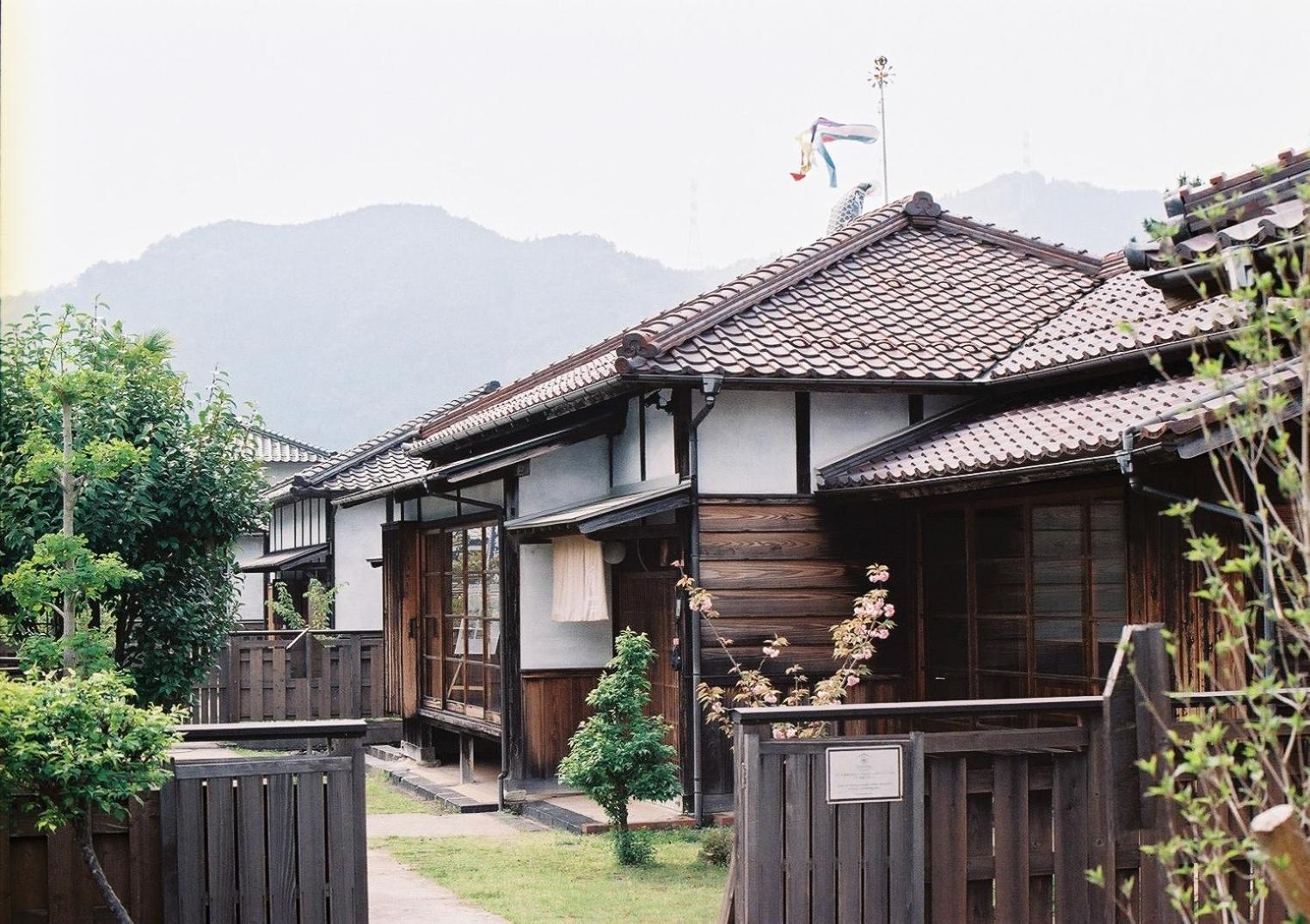 Japan'S Oldest Remaining Company Housing Asago Exterior foto